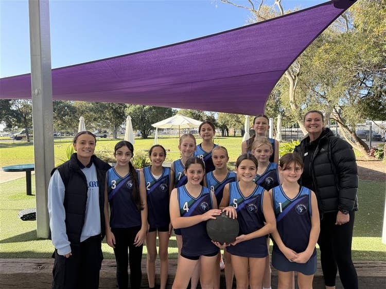 PSSA Basketball team and two teachers.